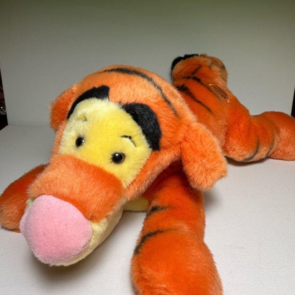 Walt Disney Store Exclusive Tigger 15 INCH‎ Plush Authentic - In Lying Position